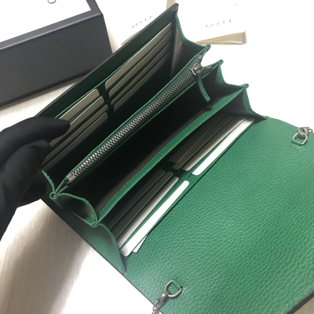 酒神小斜挎包🎉🎉手拿斜挎两用，采用进口头层小牛皮，高端品质、实物拍摄📸！款号：。尺寸:20×13×4.5