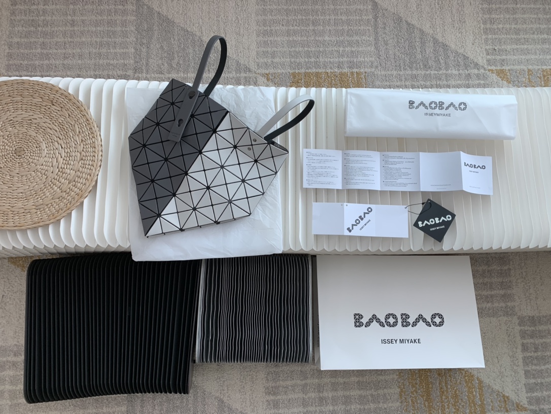 BAO BAO ISSEY MIYAKE 新品满满的春日色彩，柔和细腻的磨砂质感让你