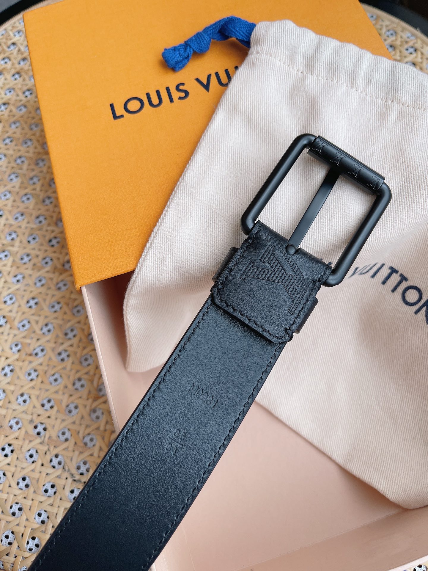 路易威登 Louis Vuitton 高定典藏名品高定成衣时装外套连衣裙衬衫T恤 #A4704141 4