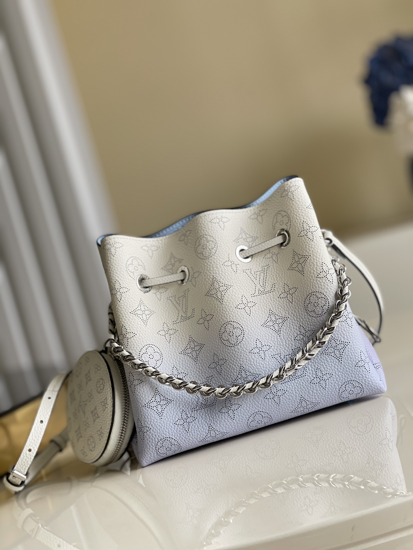 NO:397277,【Exclusive real shot M57068】Grad blue round cake, LV【original skin】,louis vuitton19860909【独家实拍M57068】渐变蓝色 圆饼,LV【原厂皮】,louis vuitton,Bag