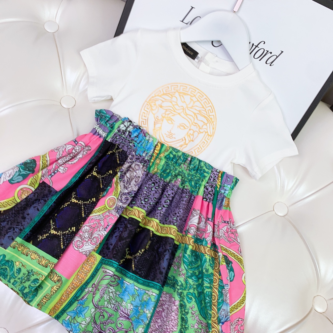 Versace 2021 SS Collection: New Sizes, Delivery of Gift Bags, Pure Cotton Fabric - 图片 4