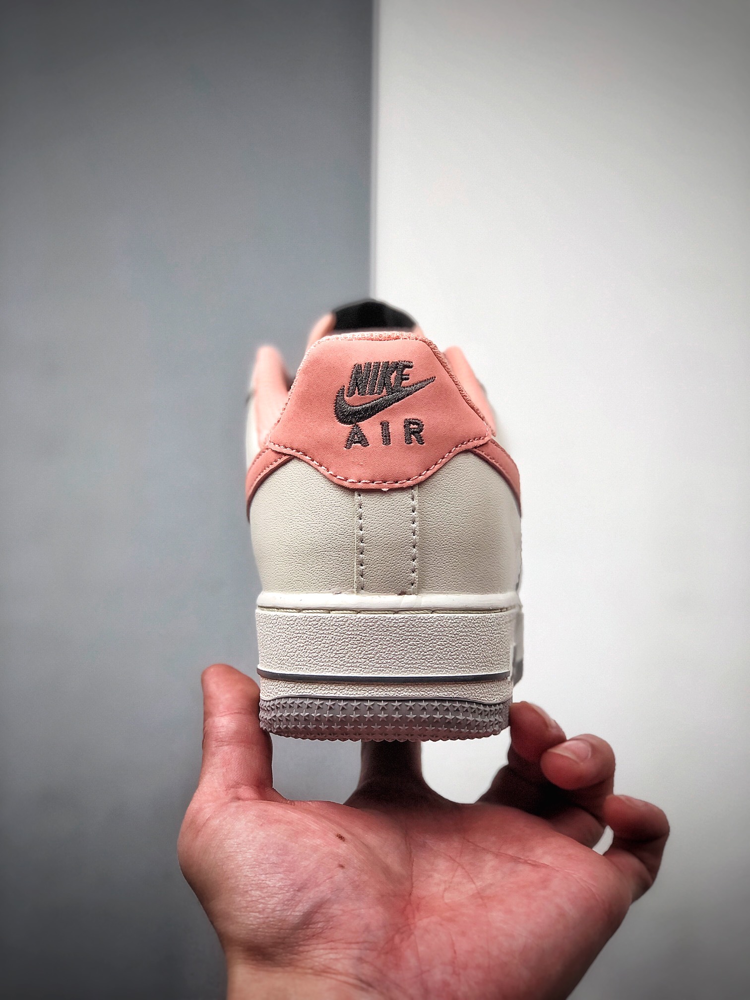 200 NIKE FORCE空军一号运动休闲板鞋 DD7209-108