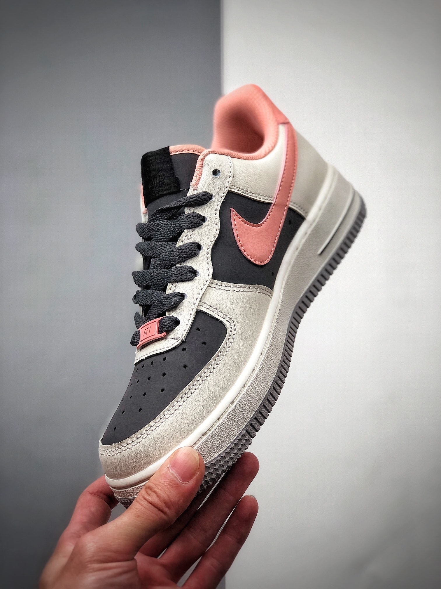 200 NIKE FORCE空军一号运动休闲板鞋 DD7209-108