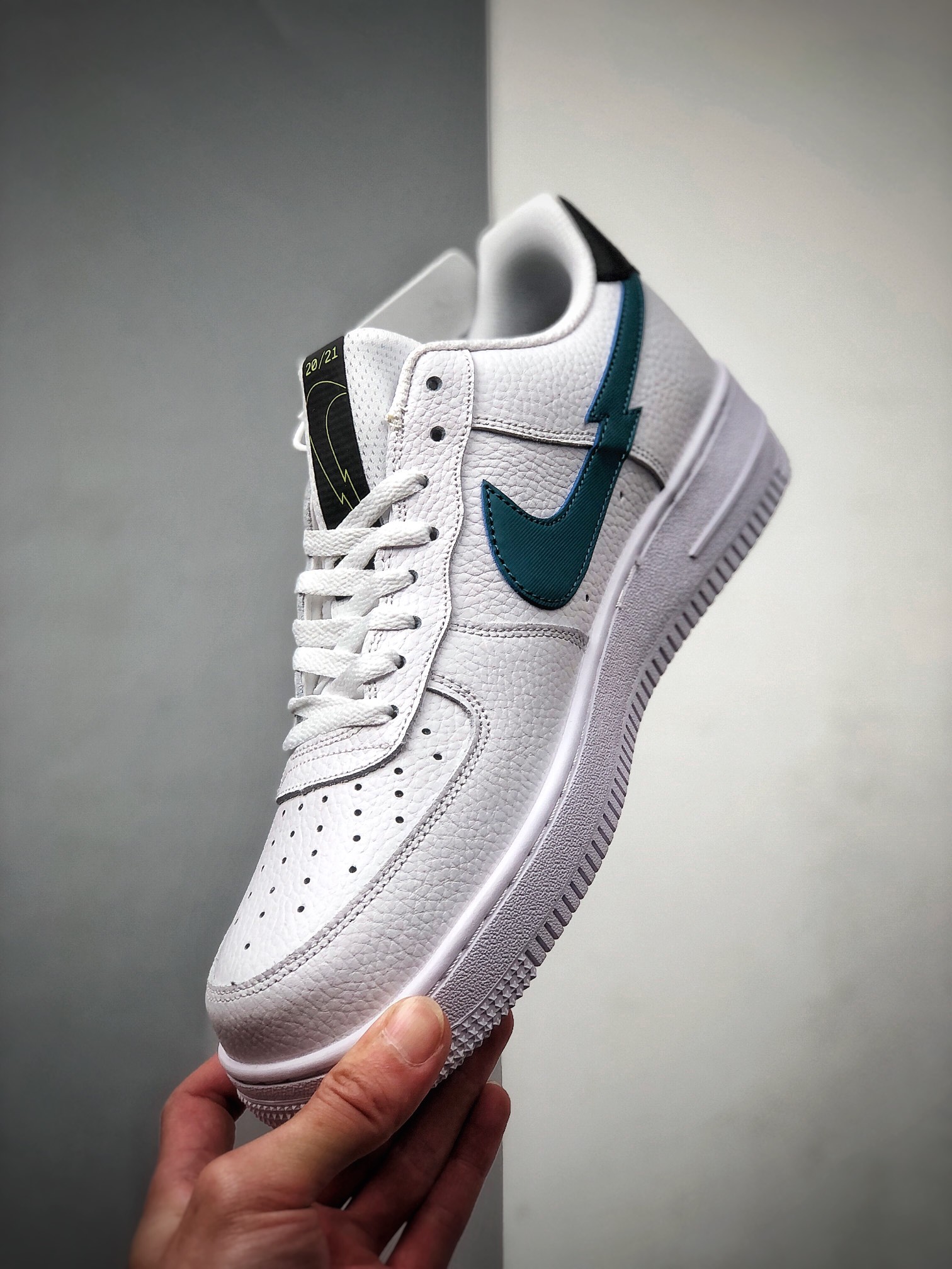 200 NIKE FORCE空军一号运动休闲板鞋 DJ6894-100