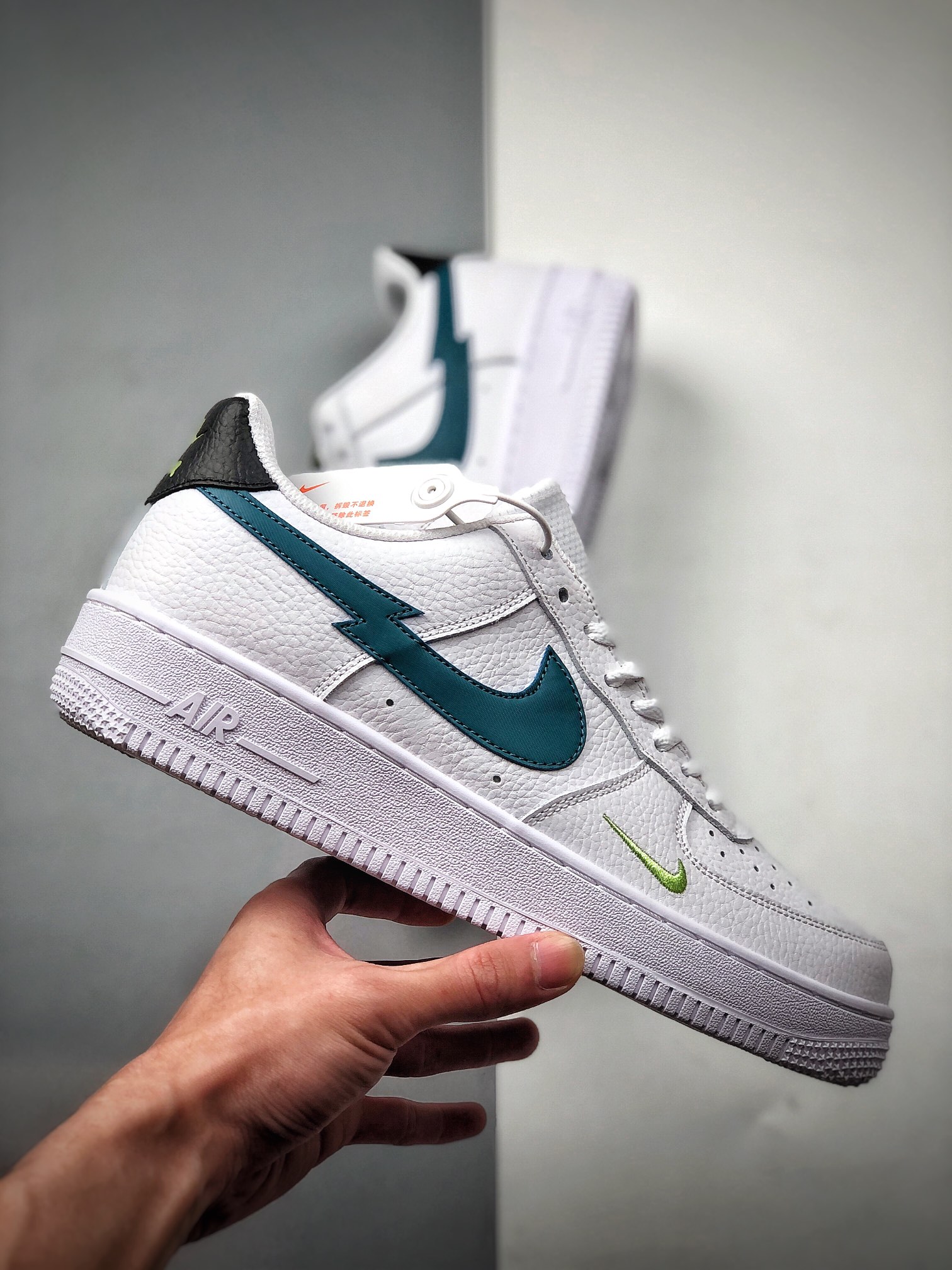 200 NIKE FORCE空军一号运动休闲板鞋 DJ6894-100