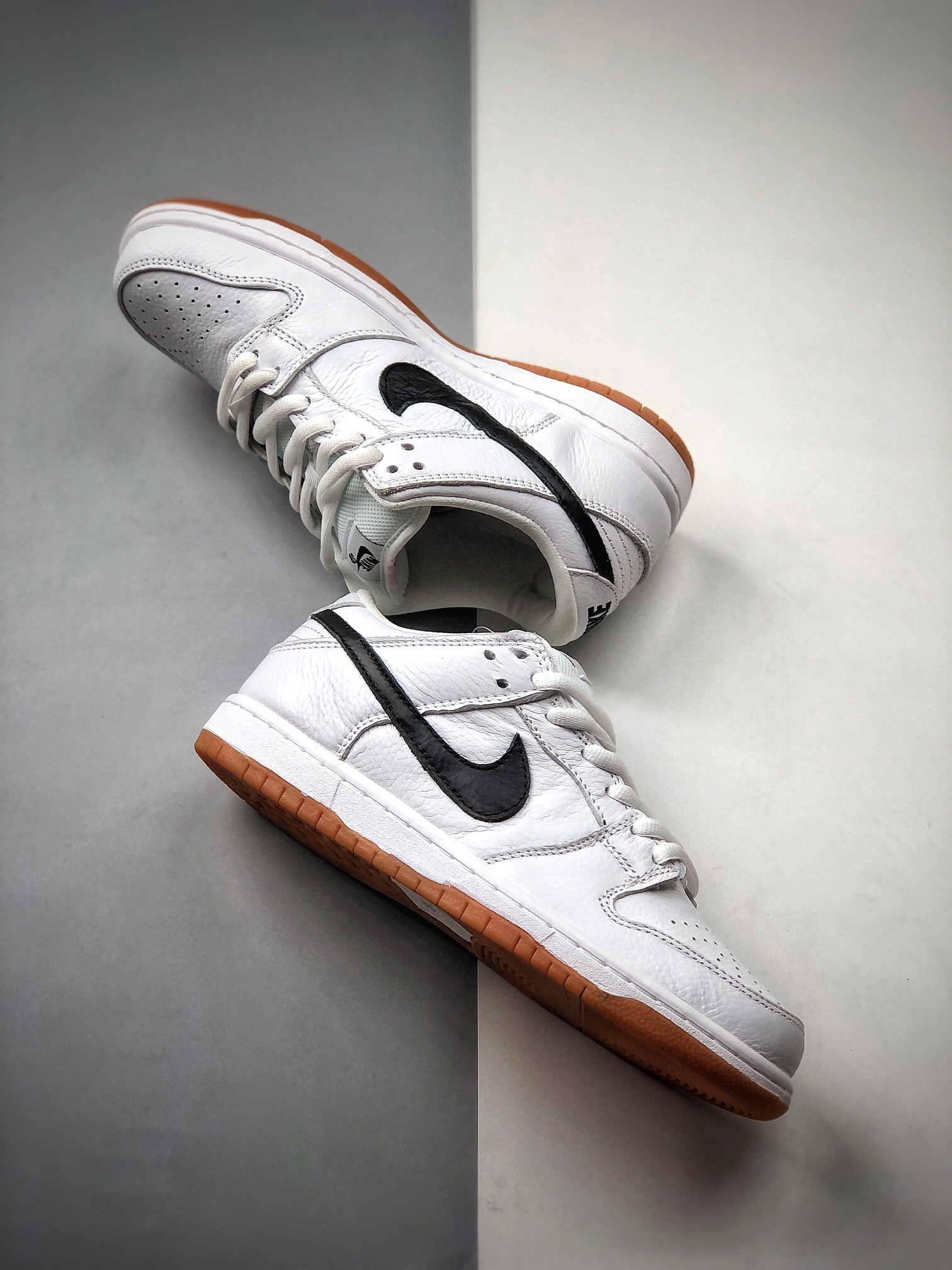 200 耐克Nike SB Dunk Low Orange label 扣篮系列低帮经典百搭休闲运动板鞋“黑白”2563-100