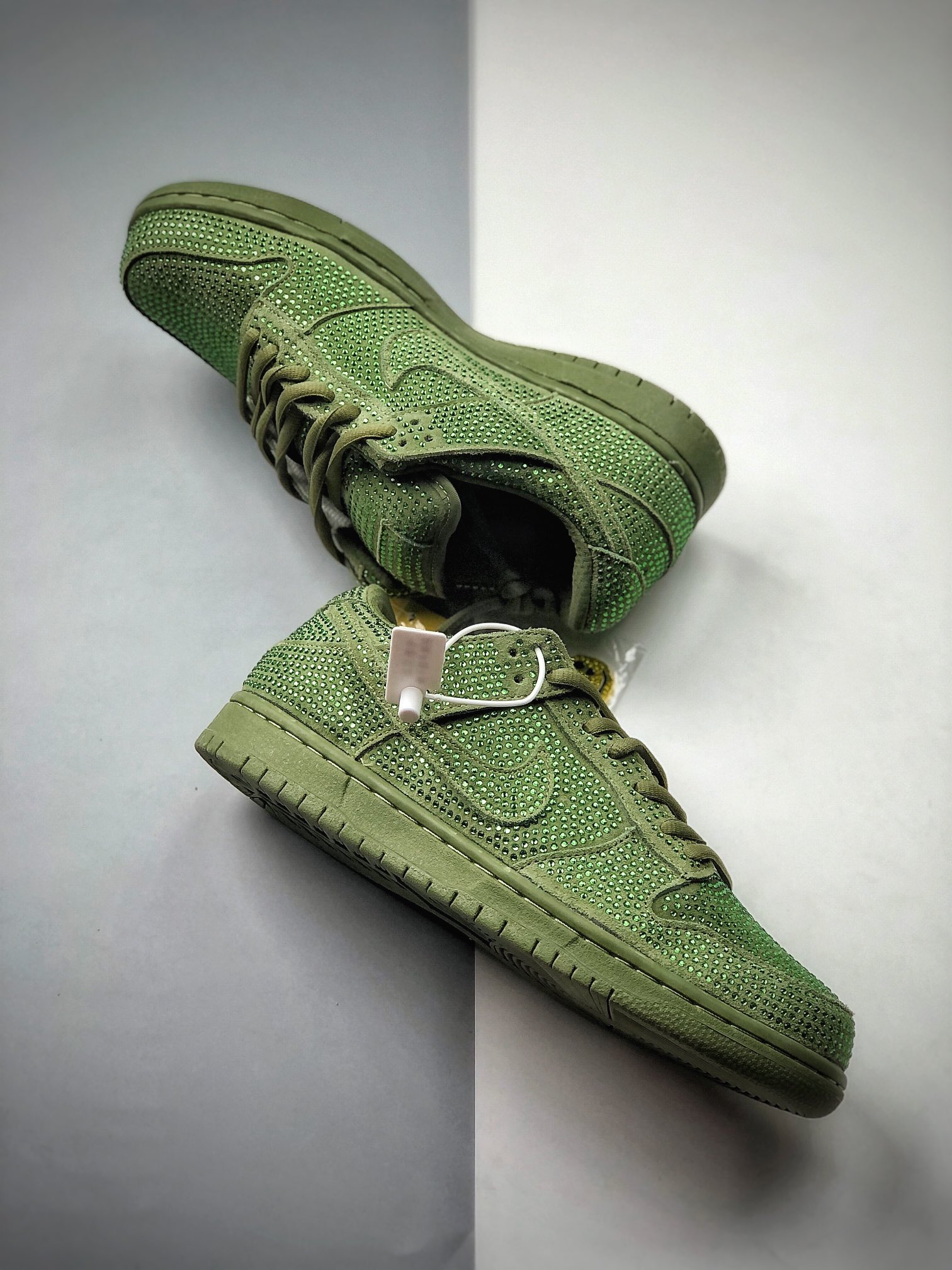 260  Cactus Plant Flea Market x Nike Dunk Low白色水钻重磅配色CZ2670-300
