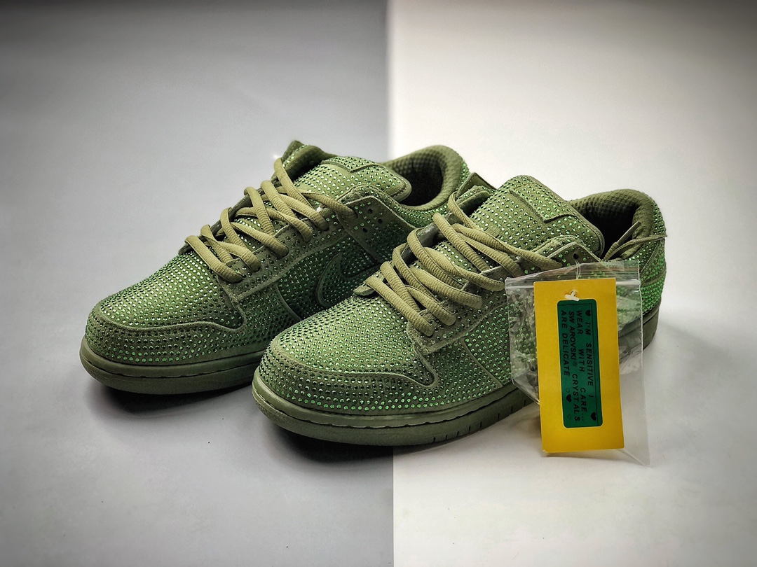 260  Cactus Plant Flea Market x Nike Dunk Low白色水钻重磅配色CZ2670-300