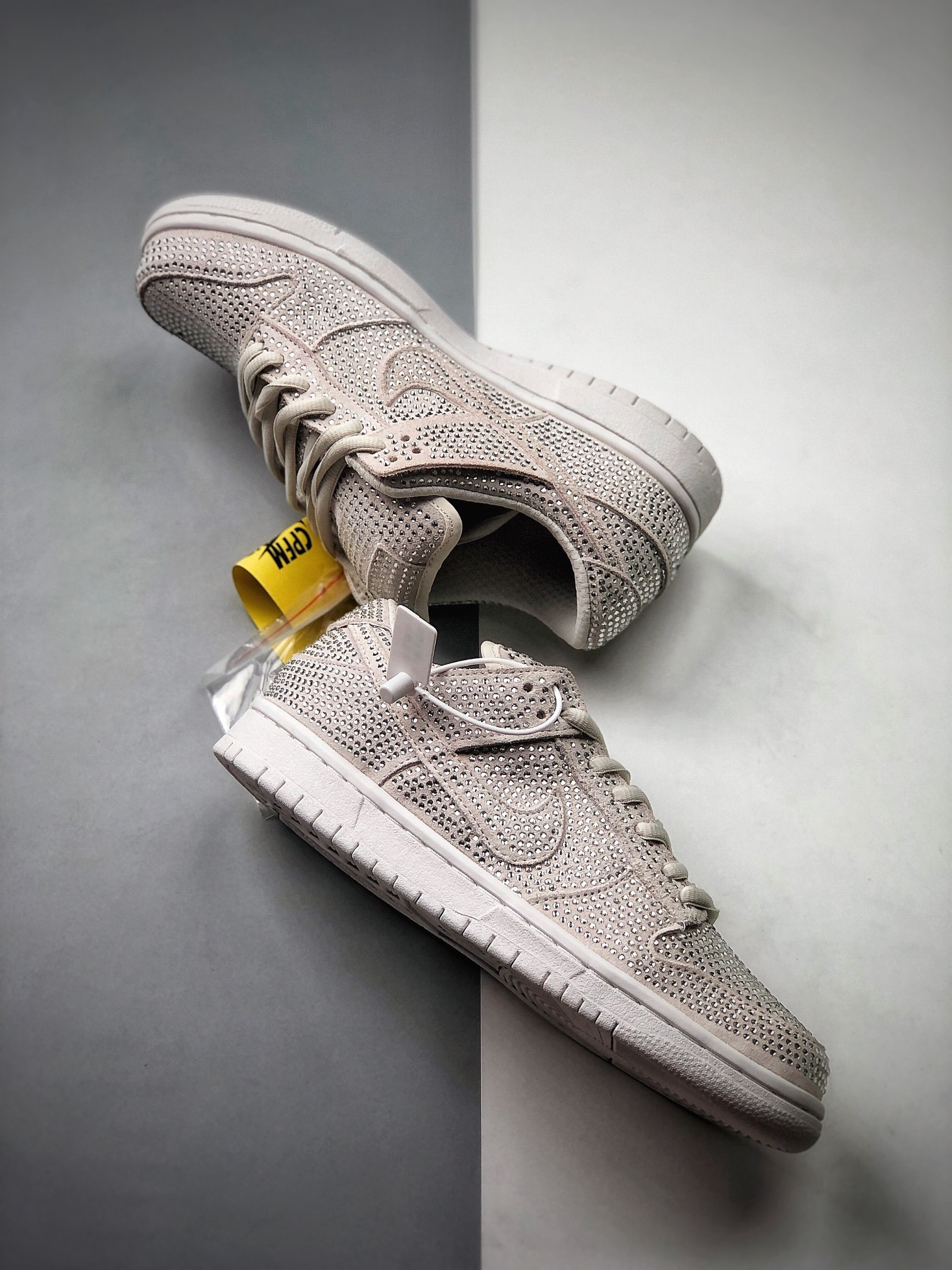 260  Cactus Plant Flea Market x Nike Dunk Low白色水钻重磅配色CZ2670-001