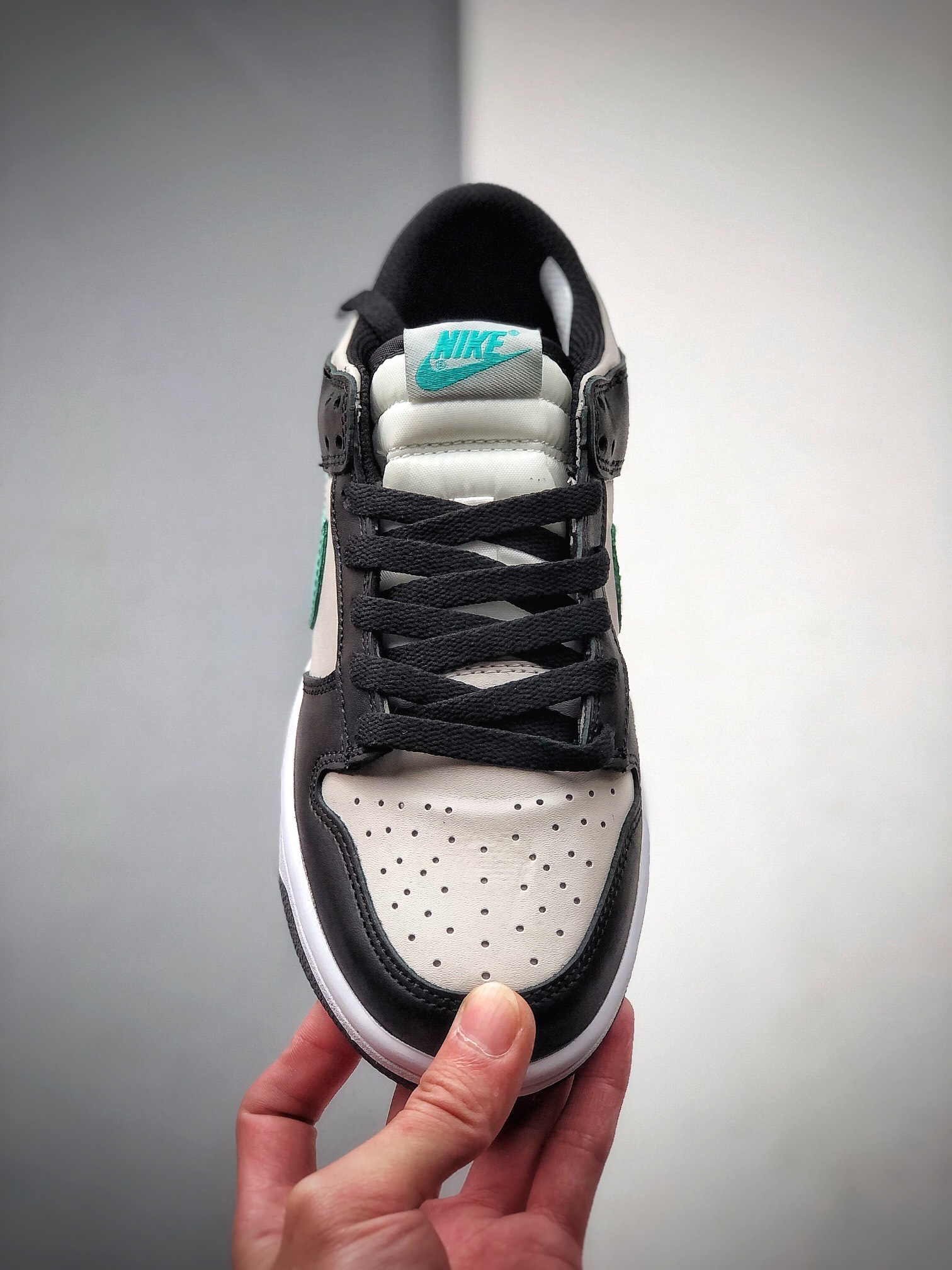 300 Nike Dunk Low GS  CW1590-003