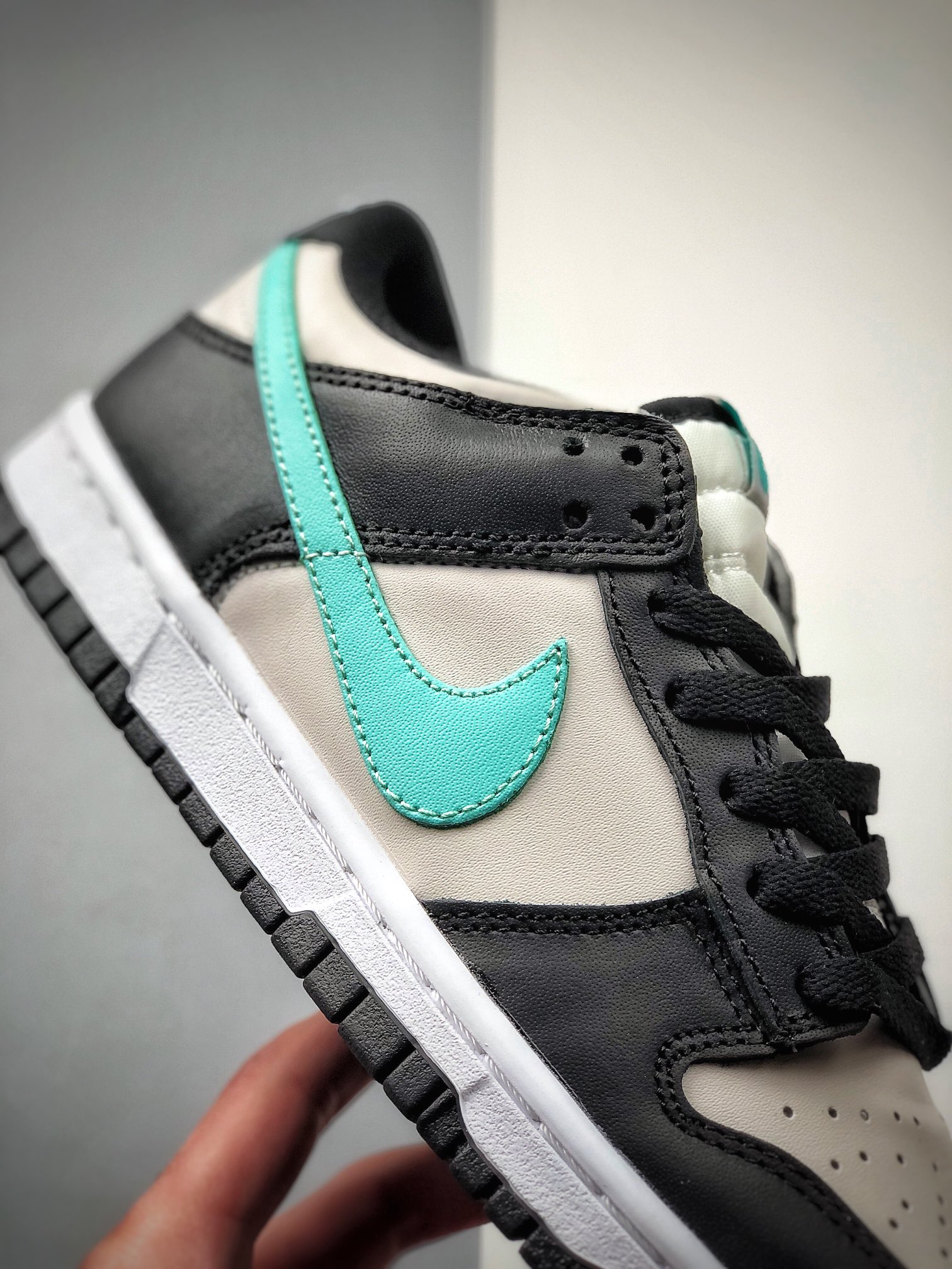 300 Nike Dunk Low GS  CW1590-003