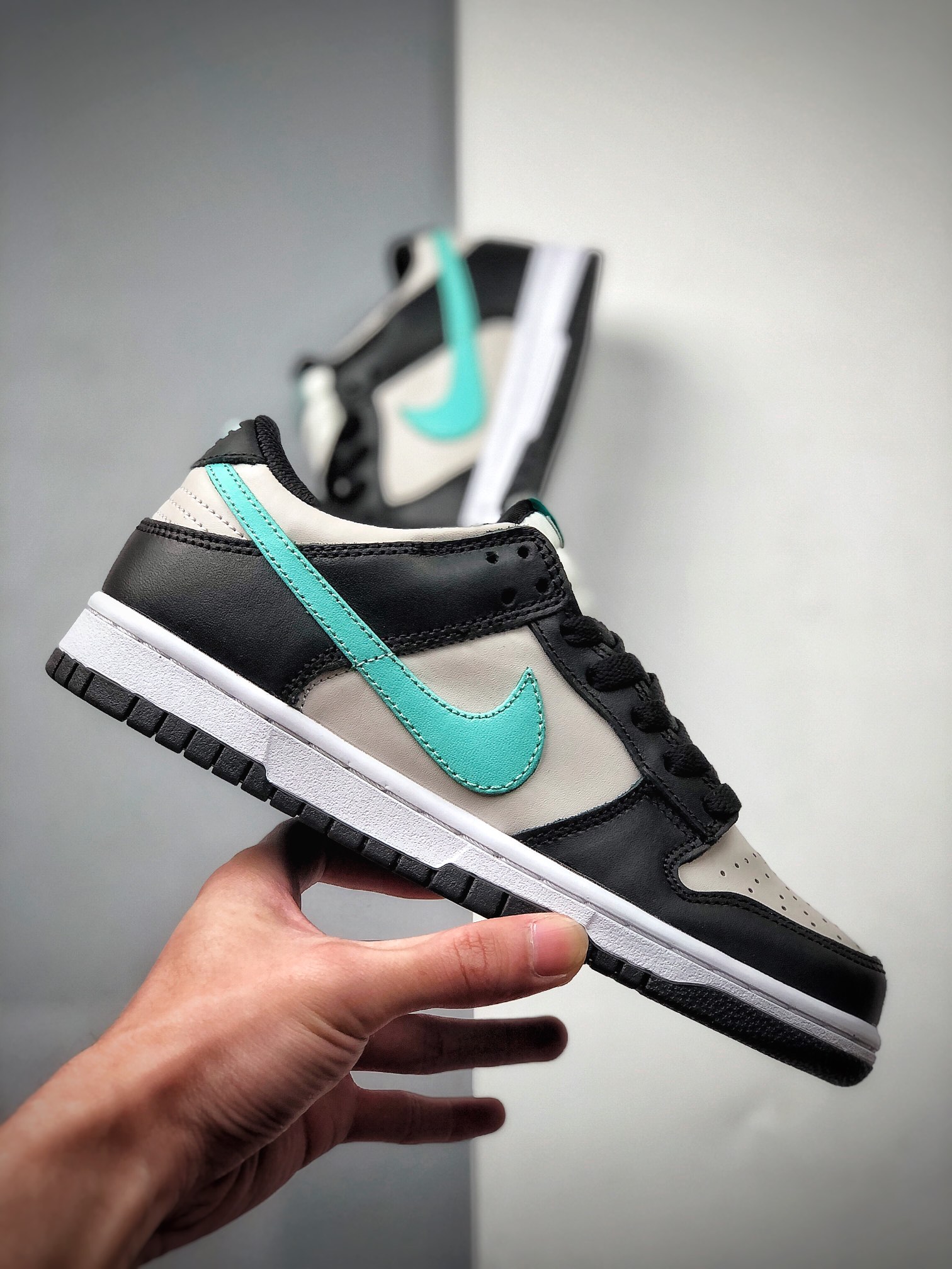 300 Nike Dunk Low GS  CW1590-003