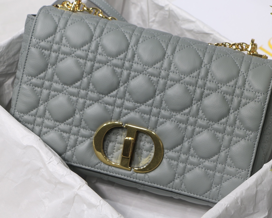 Dior 30 Montaigne Light gray shoulder everyday