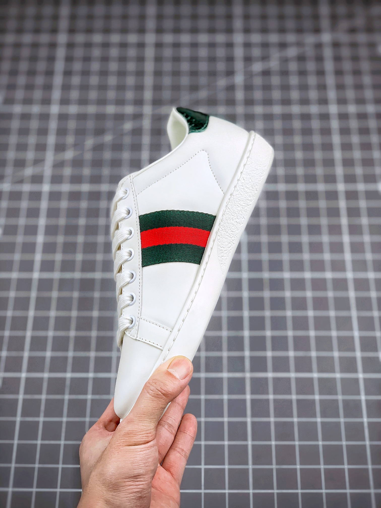 The most powerful and top-quality pure original purchase version chip on the market can scan the Gucci white shoe series classic Little Bee