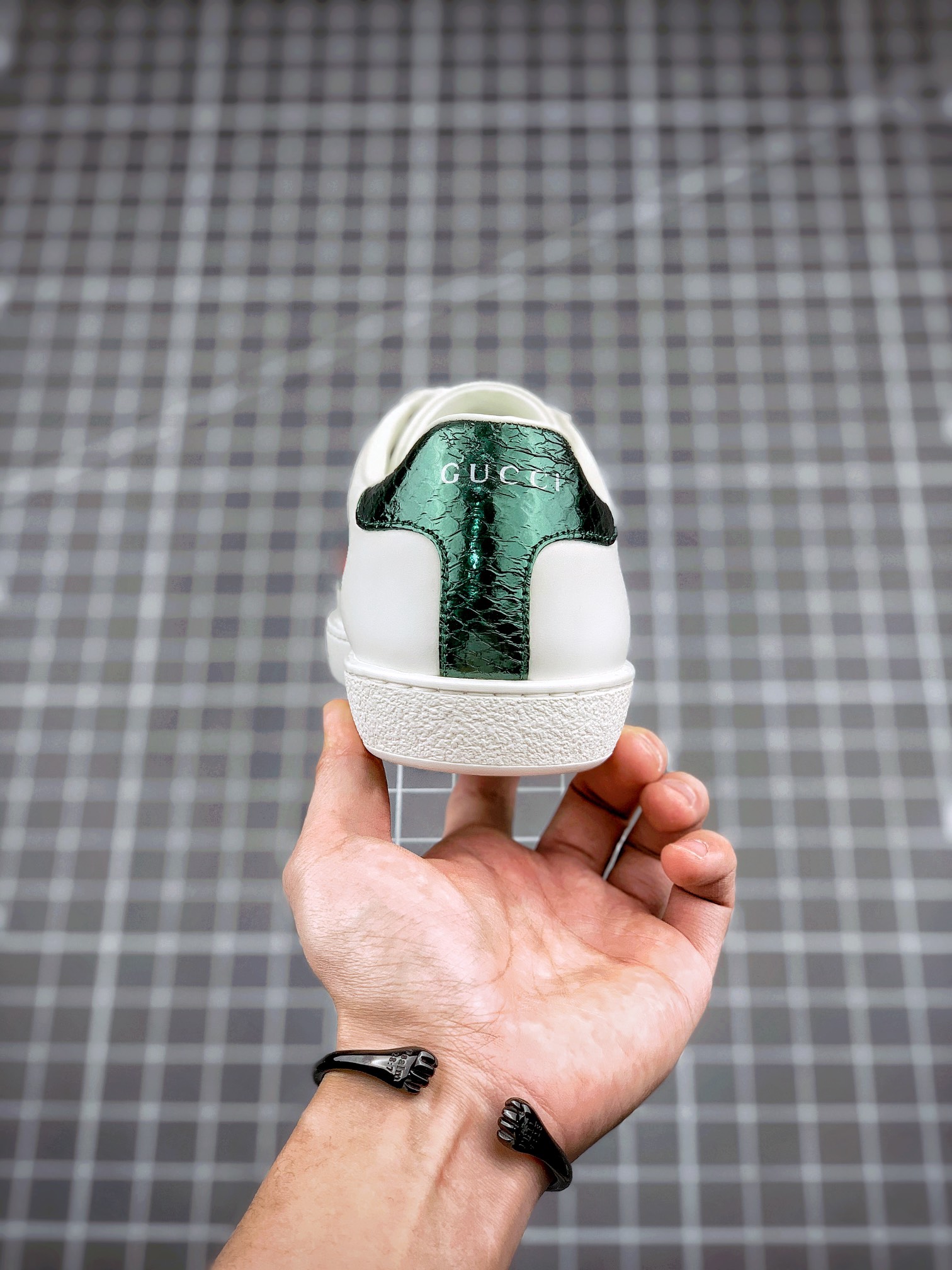The most powerful and top-quality pure original purchase version chip on the market can scan the Gucci white shoe series classic Little Bee