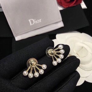 Where to find best
 Dior Jewelry Earring Yellow Brass Vintage