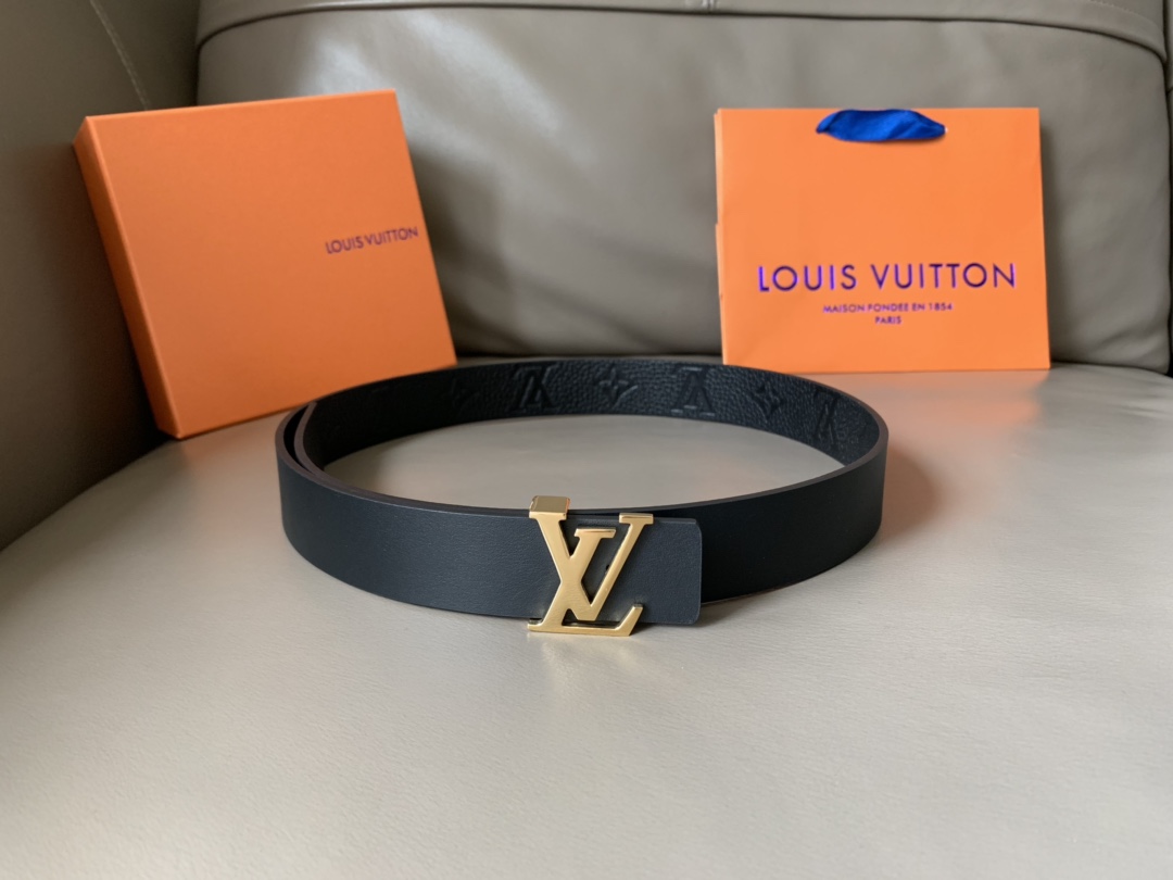 L V 专柜同款 宽3.0cm LV Iconic 双面腰带焕现新意：经典 Monogram Empre