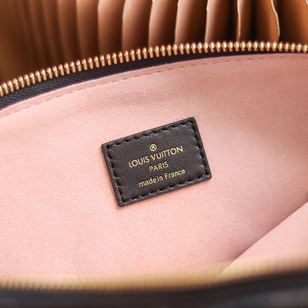 Louis Vuitton LV Coussin PM 单肩包 M57790