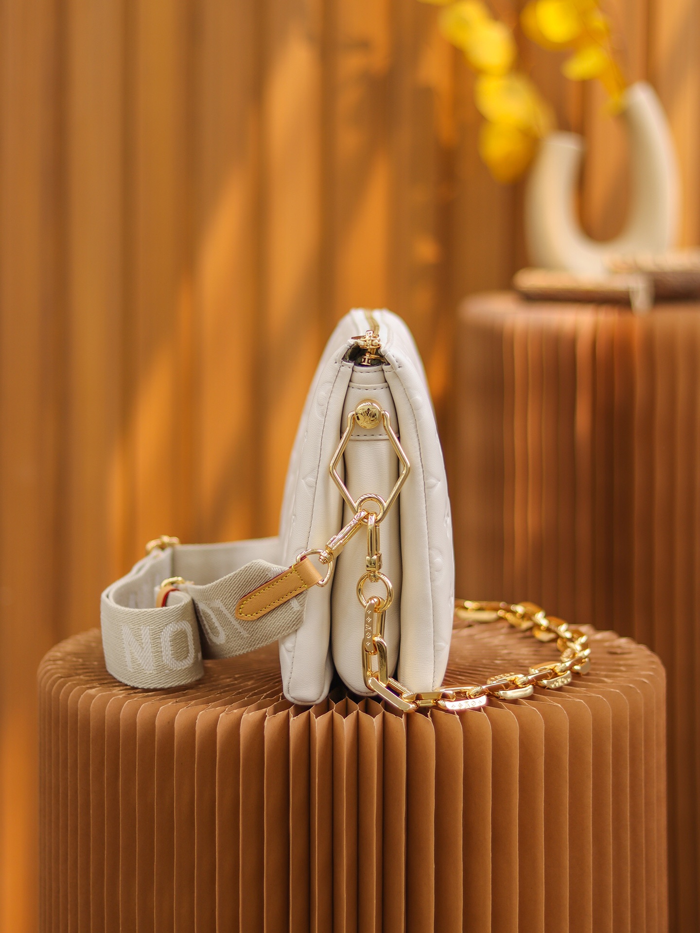 Louis Vuitton LV Coussin PM 单肩包 M57793