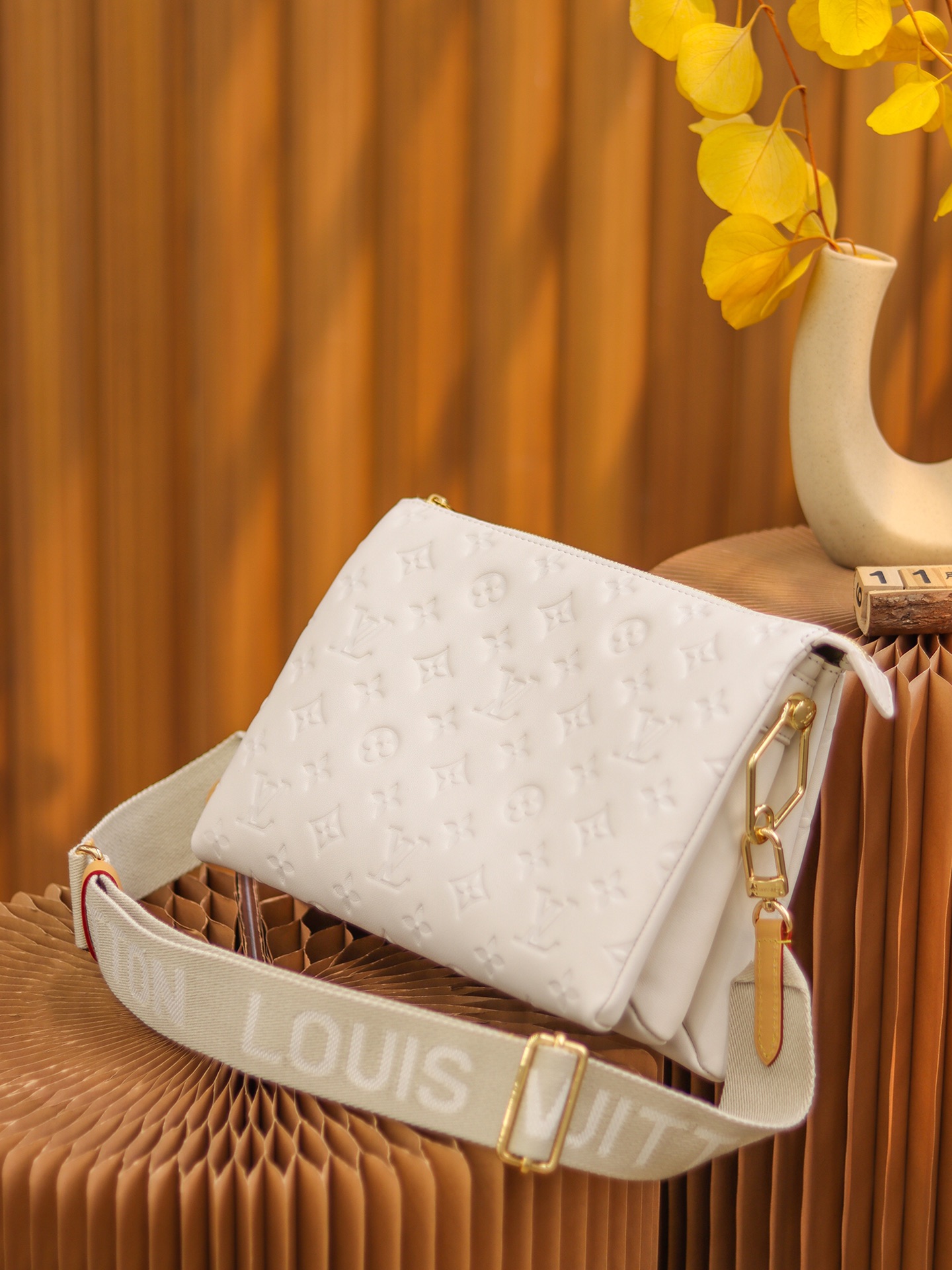 Louis Vuitton LV Coussin PM 单肩包 M57793