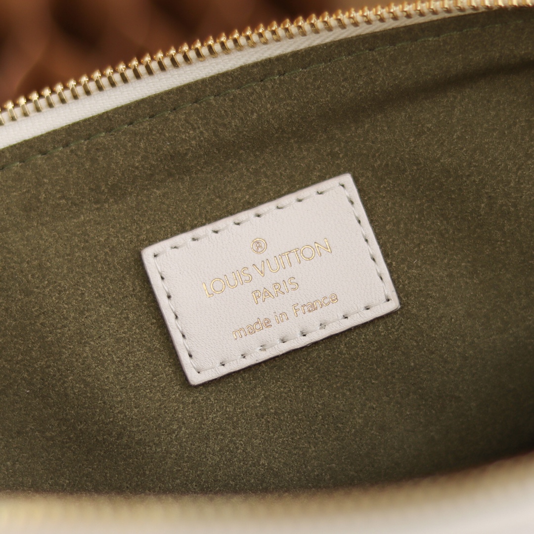 Louis Vuitton LV Coussin PM 单肩包 M57793