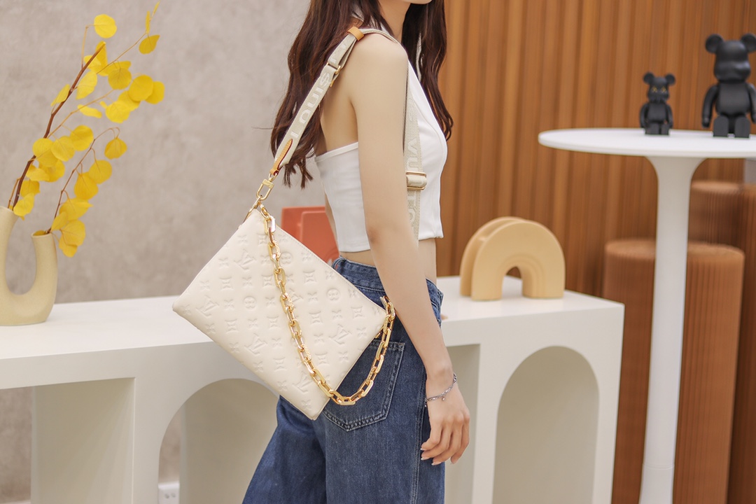 Louis Vuitton LV Coussin PM 单肩包 M57793