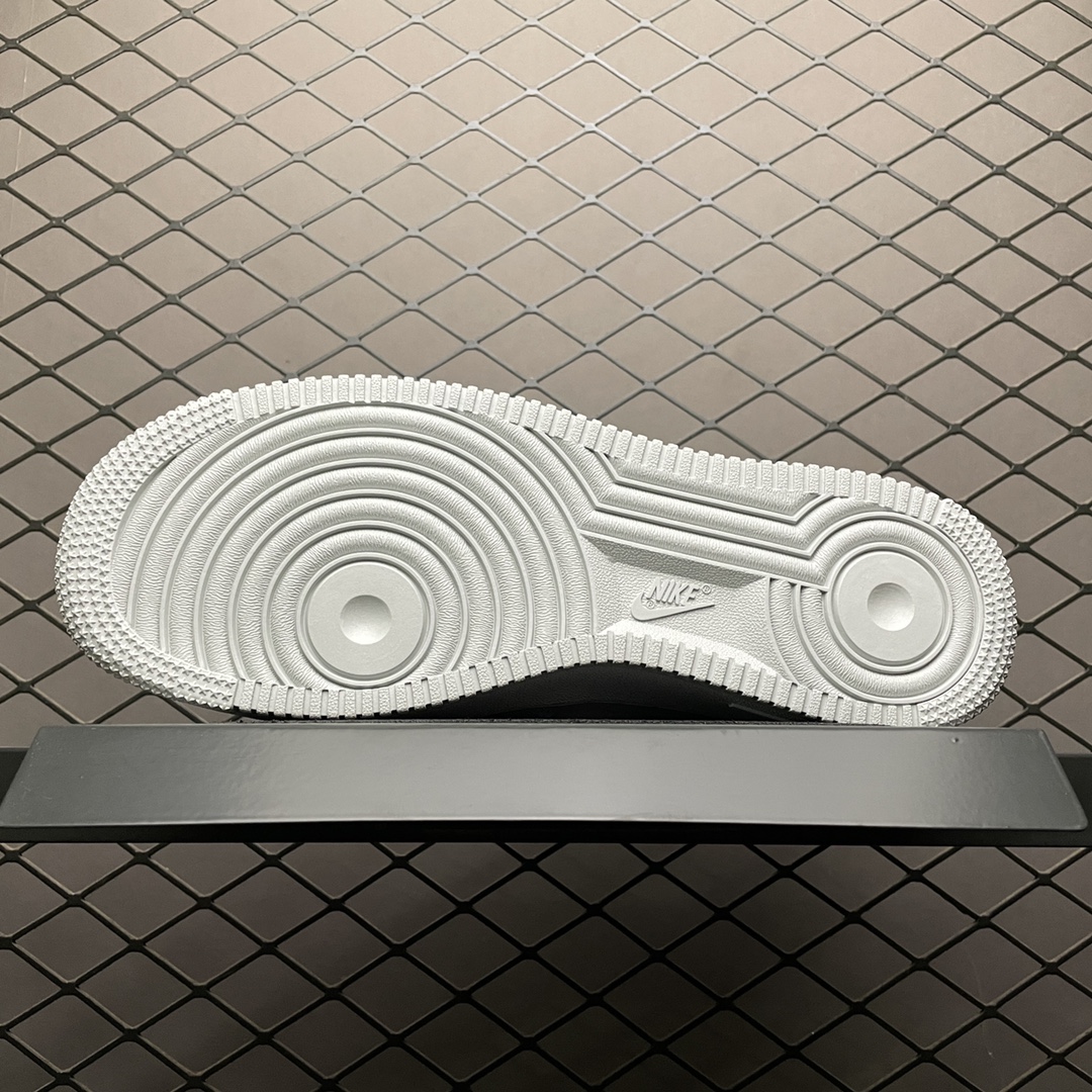 200 NK Air Force 1 空军一号低帮休闲运动板鞋 CN2873-100