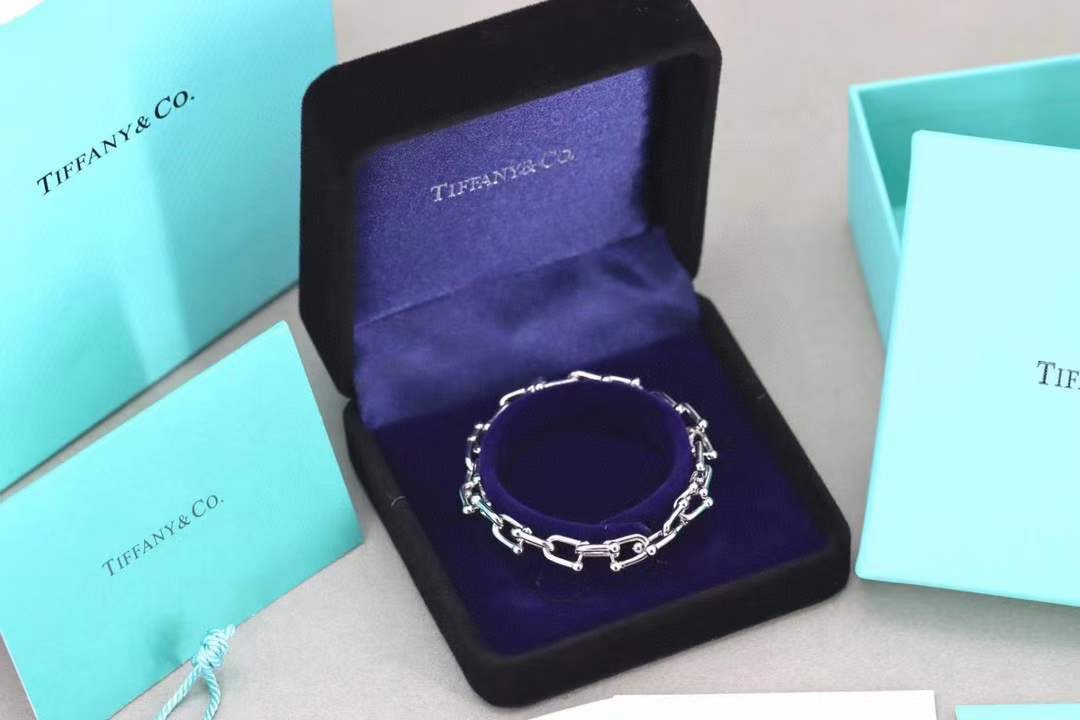 Tiffany & Co. tiffany&Co. 银色 U型扣手链