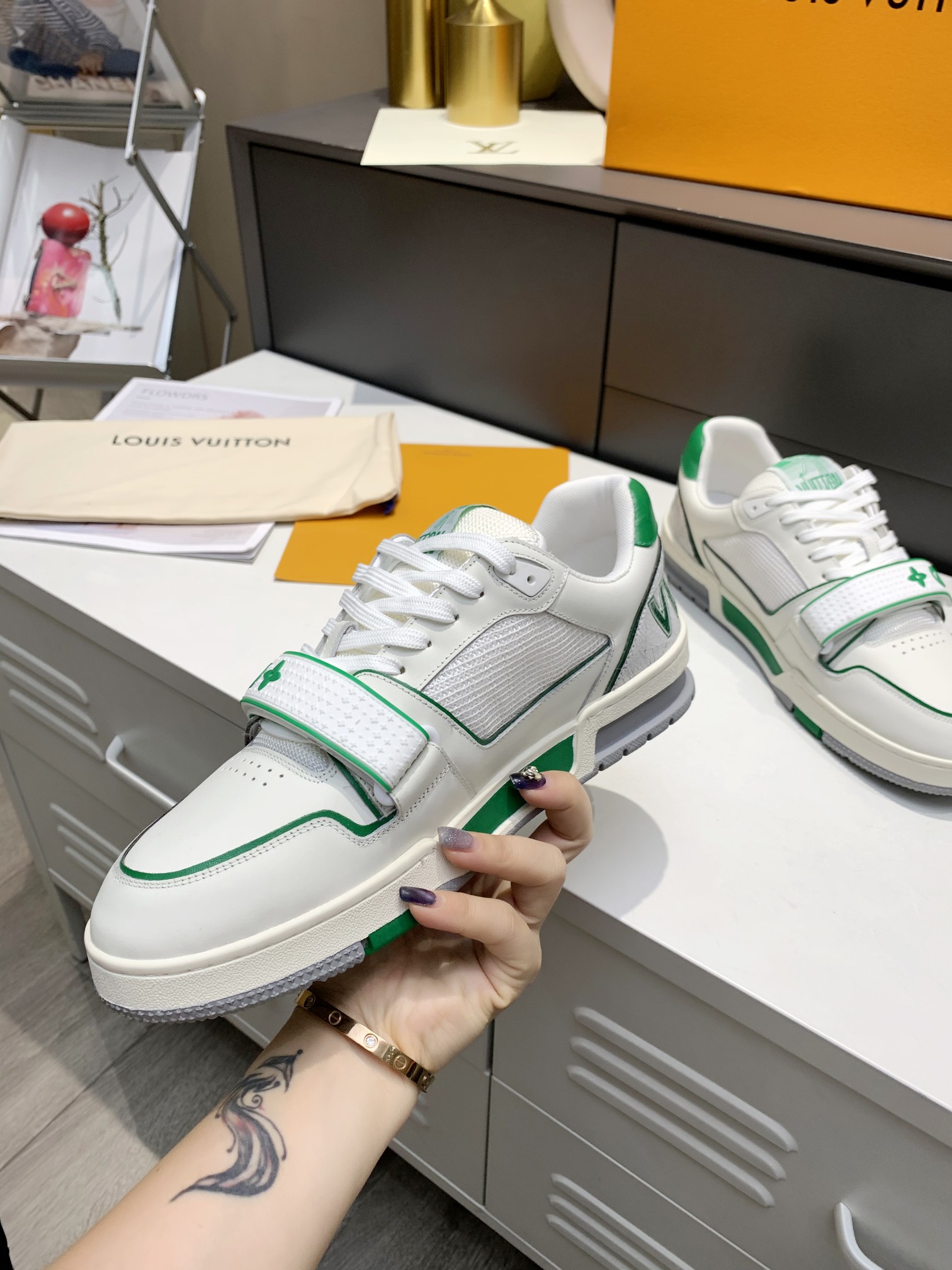 Louis Vuitton 2021L+走秀款魔术贴TRAINER 嵌入凝胶的创新外底饰有Monogram花卉纹饰