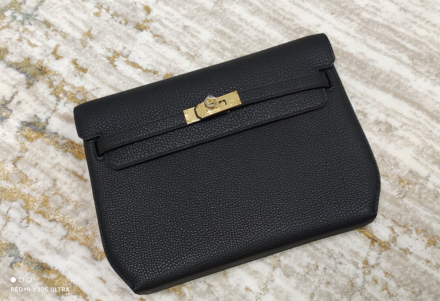 NO:699089,Half-hand ready stock Kelly Deeches 25cm handbag/shoulder bag A-grade togo leather black beeswax stitched unisex style. (with additional shoulder strap) can be carried by hand or shoulder, one bag is multi-purpose. Both the hand strap and shoulder strap are detachable. Hermes, hermes, satchels, Hermes,19860909半手现货 Kelly Deeches 25cm 手包/挎包A级 togo 皮 黑色 蜜蜡线缝制 男女通用款 .(有另外配肩带)可手拿可肩背,一包多用.手拿带、肩带都可拆卸.,爱马仕,hermes,satchels,Hermes,,Bag