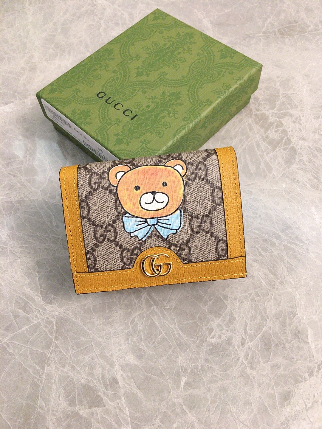 NO:671338,GUCCI KAI Kim Jong-in co-branded bear series short card holder ~ wallet model 660510, size 11x8x2.5cm, made of original leather!  ,Gucci wallet,gucci,wallets19860909GUCCI KAI 金钟仁 联名小熊 系列 短式卡包～钱包型号660510,尺寸11x8x2.5cm,原厂皮出品！,Gucci钱包,gucci,wallets,欧美剧