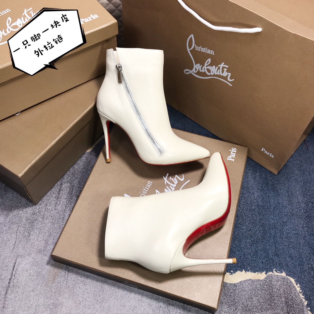 NO:337146,High-end customized autumn and winter boot series!  H10Cm, size 34-42. Private mold trademark zipper. 902-014 m white cowhide outer zipper. Official website synchronization. Standard European code Reference:902-014 Color:creamy Material:cowhide Lining:goat leather Heel height:10Cm Sole:leather sole Size:EUR 34-42 (US 4-11):,,christian louboutin,boots,cowhide19860909高端订制 秋冬靴系列！ H10Cm,尺码34-42码.私模商标拉链 .902-014米白牛皮外拉链 官网同步 标准欧码 Reference:902-014 Color:creamy Material:cowhide Lining:goat leather Heel heigh:10Cm Sole:leather sole Size:EUR 34－42（US 4一11) :,,christian louboutin,boots,cowhide,Women's Shoes