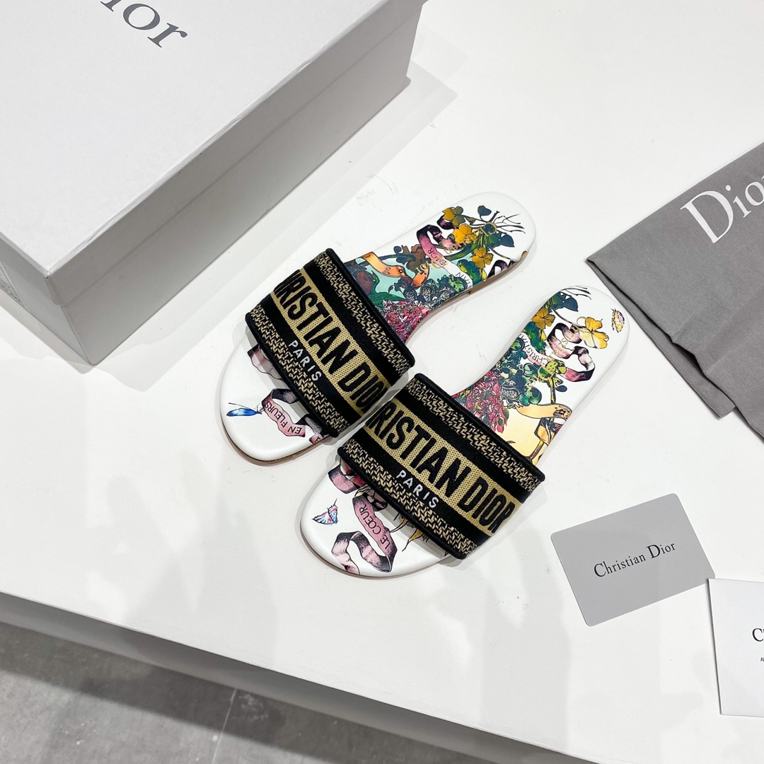 Dior 봄여름 리조트 컬렉션 CD 자수 슬리퍼 정품 워싱 오리지널 개발 이탈리아 천연가죽 아웃솔 별 각인