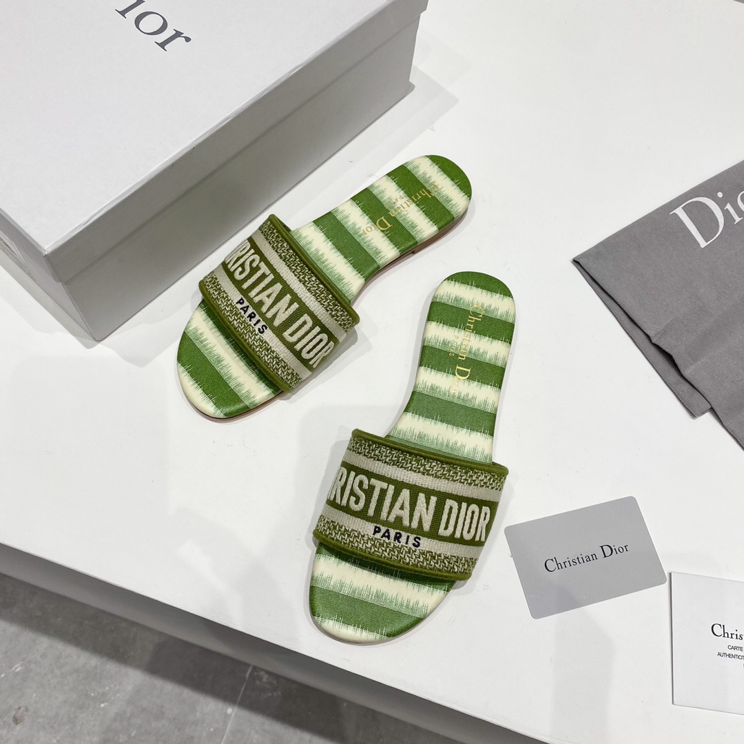 Dior 봄여름 리조트 컬렉션 CD 자수 슬리퍼 정품 워싱 정품 개발 이탈리아 천연가죽 아웃솔 별 각인