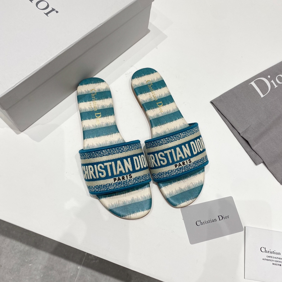 Dior 봄여름 리조트 컬렉션 CD 자수 슬리퍼 정품 워싱 오리지널 개발 이탈리아 천연가죽 아웃솔 별 각인