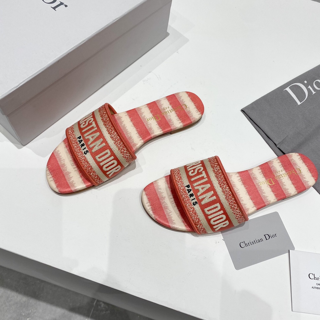 Dior 봄여름 리조트 컬렉션 CD 자수 슬리퍼 정품 워싱 오리지널 개발 이탈리아 천연가죽 아웃솔 별 각인
