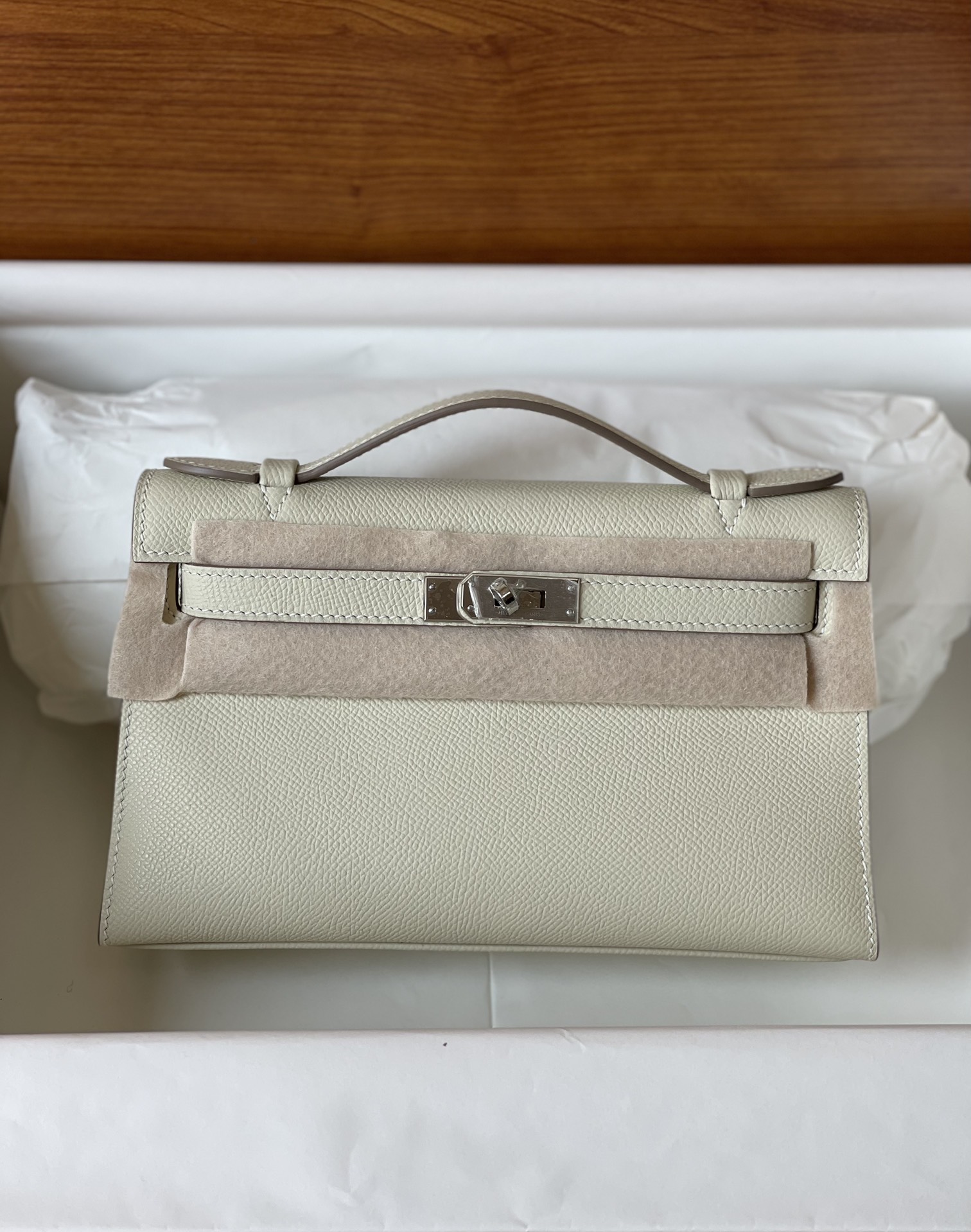 NO:698827,Kelly first generation clutch bag 22cm milkshake silver buckle, Hermes, hermes, Hermes,19860909Kelly一代手包 22cm 奶昔白银扣,爱马仕,hermes,Hermes,,Bag