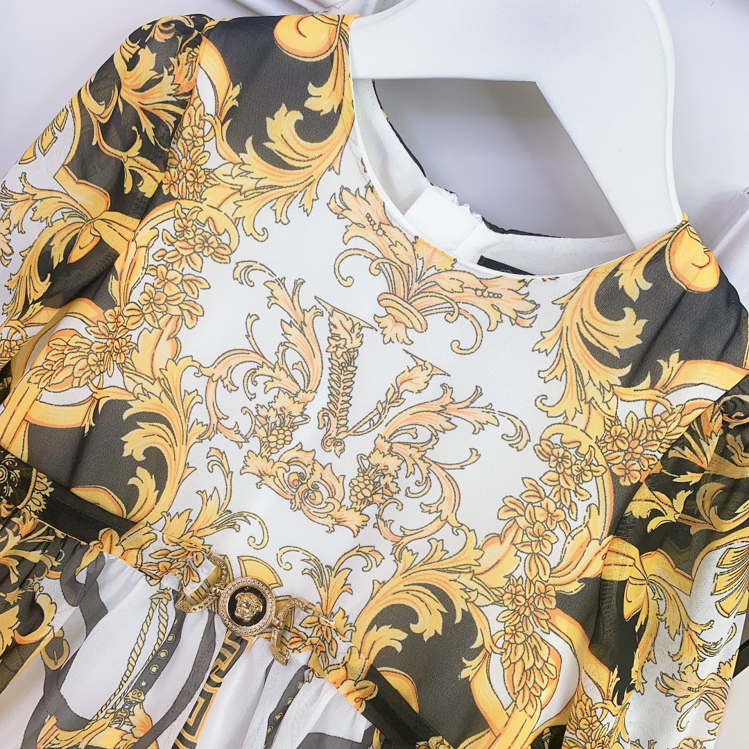 Versace 2021 Spring Summer Dress: Snow-Swipe Fabric, Eco-Friendly, Various Sizes - 图片 4