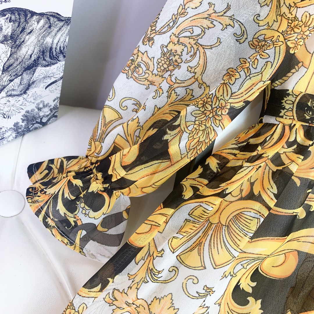 Versace 2021 Spring Summer Dress: Snow-Swipe Fabric, Eco-Friendly, Various Sizes - 图片 7