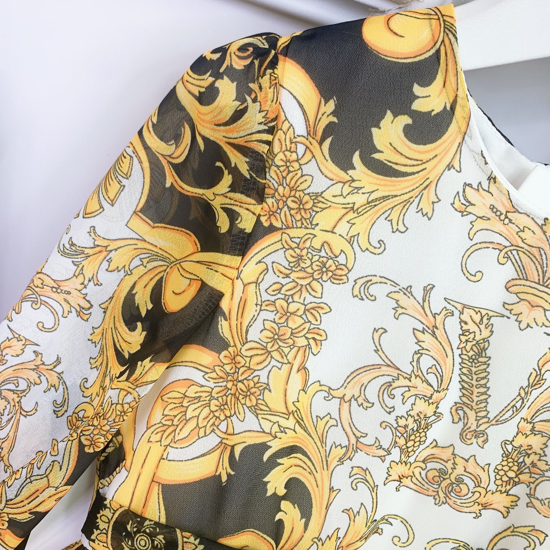 Versace 2021 Spring Summer Dress: Snow-Swipe Fabric, Eco-Friendly, Various Sizes - 图片 6