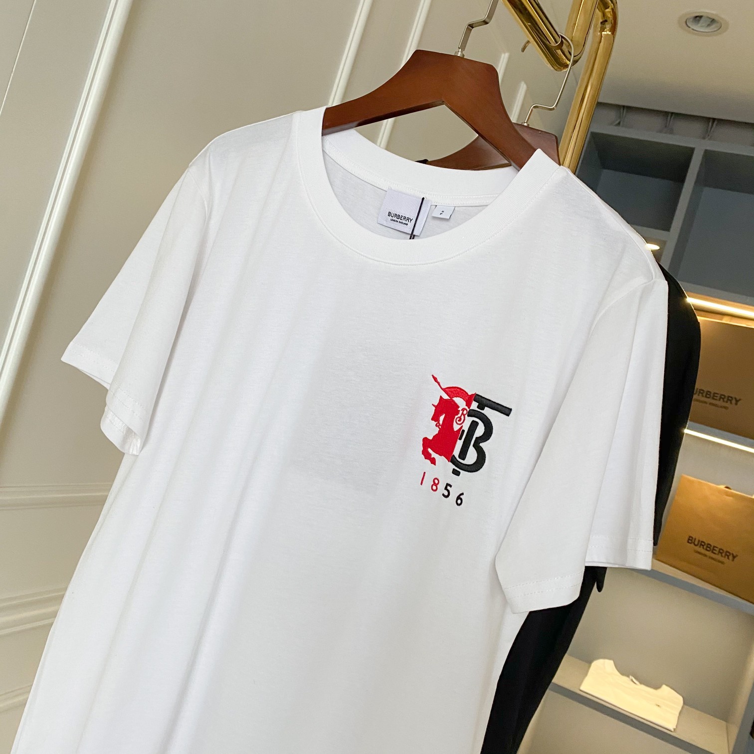 Burberry BBR 巴宝莉 战马TB对比微标图案棉质短袖T 恤衫