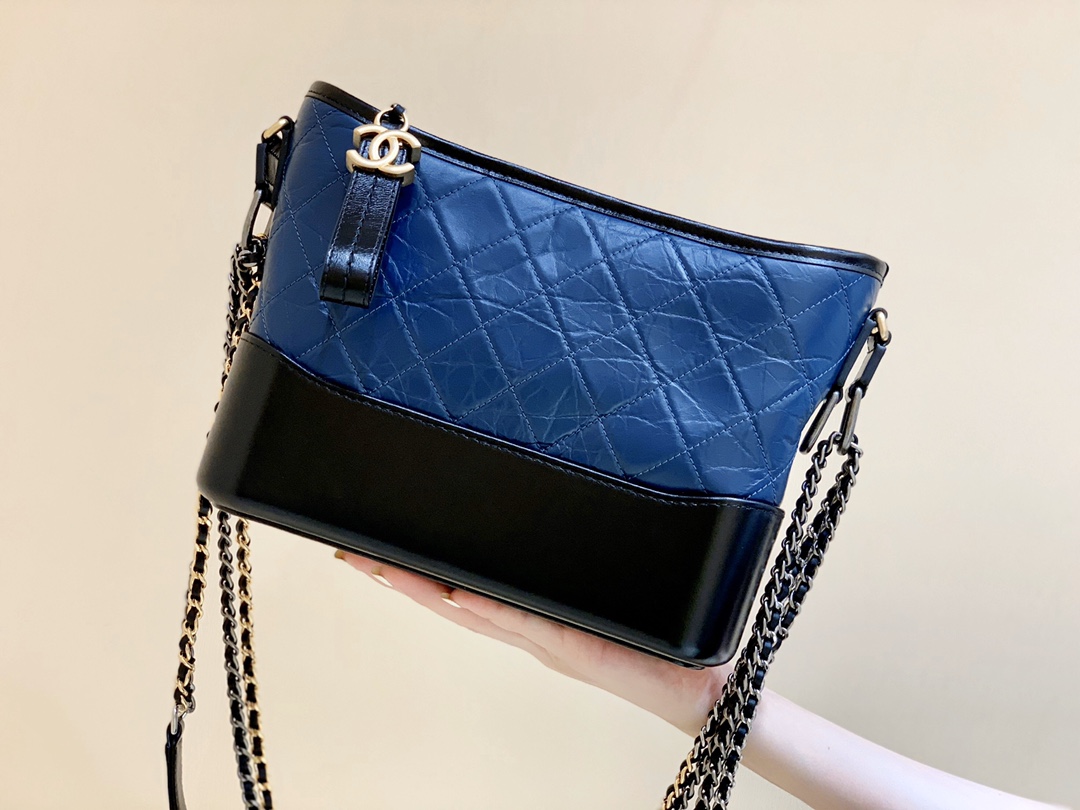 Original factory ❤️❤️ Gabrielle hobo bag 流浪包 超模明星纷纷打Call瞬间霸屏街拍，成为新一代经典杰作➰
