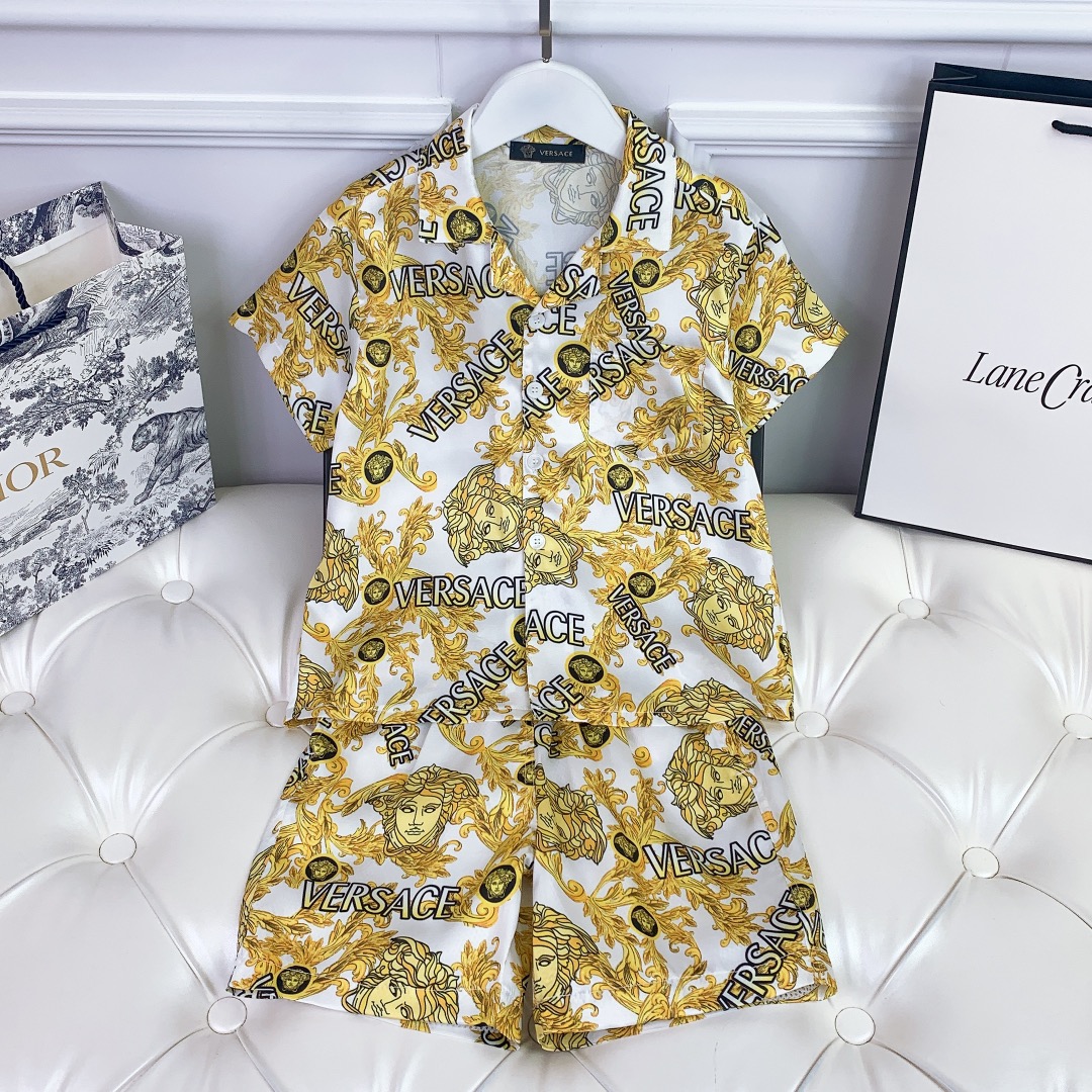 Versace Van Sage 2021SS Spring & Summer 3-Piece Short Fashion Sets with Delivery - 图片 3