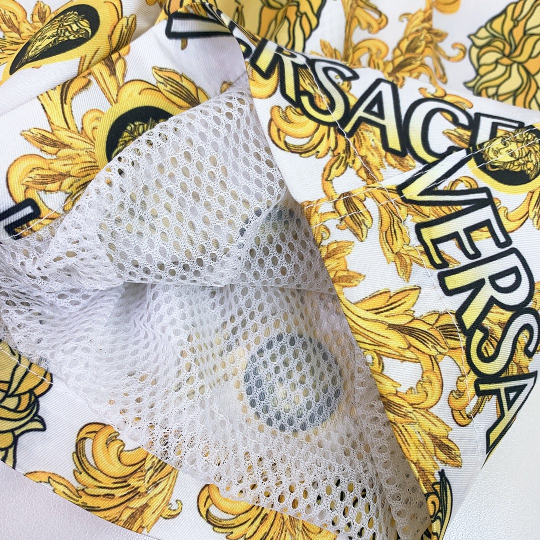 Versace Van Sage 2021SS Spring & Summer 3-Piece Short Fashion Sets with Delivery - 图片 9