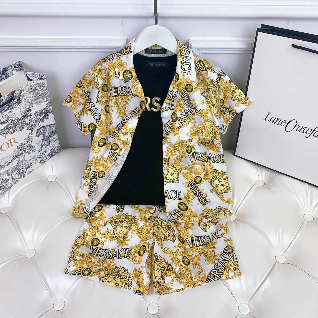 Versace Van Sage 2021SS Spring & Summer 3-Piece Short Fashion Sets with Delivery - 图片 1