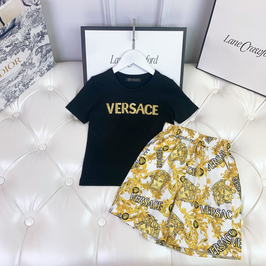 Versace Van Sage 2021SS Spring & Summer 3-Piece Short Fashion Sets with Delivery - 图片 2