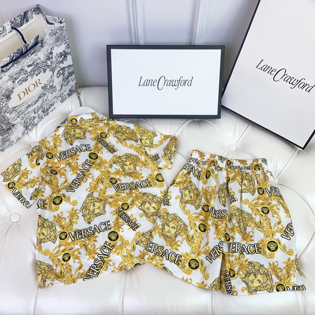 Versace Van Sage 2021SS Spring & Summer 3-Piece Short Fashion Sets with Delivery - 图片 4