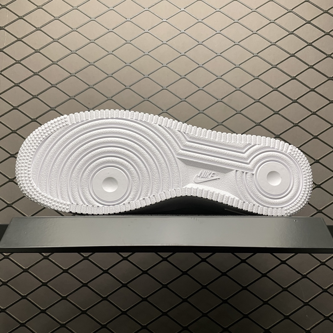 220 NK Air Force 1 空军一号低帮休闲运动板鞋 CV1699-100