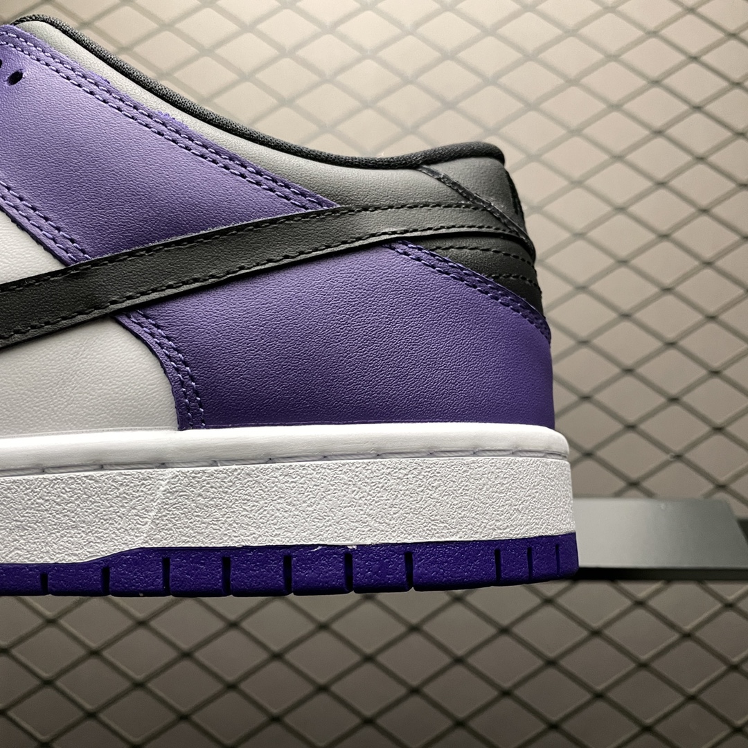 300 Nike SB Dunk Low ” Court Purple ” 黑紫 BQ6817-500 新版本出货 尺码：36 36.5 37.5 38 38.5 39 40 40.5 41 42 42.5 43 44 44.5 45 46 编号：35YTMMJ