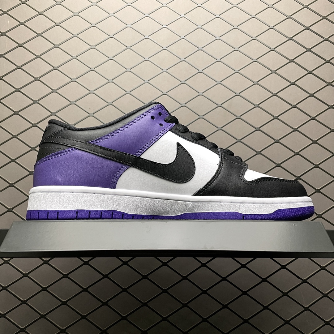 300 Nike SB Dunk Low ” Court Purple ” 黑紫 BQ6817-500 新版本出货 尺码：36 36.5 37.5 38 38.5 39 40 40.5 41 42 42.5 43 44 44.5 45 46 编号：35YTMMJ